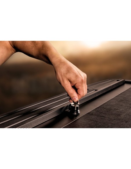 Tapa Retráctil Manual SERIE M CHEVROLET COLORADO 2018-2024 ROLL N LOCK